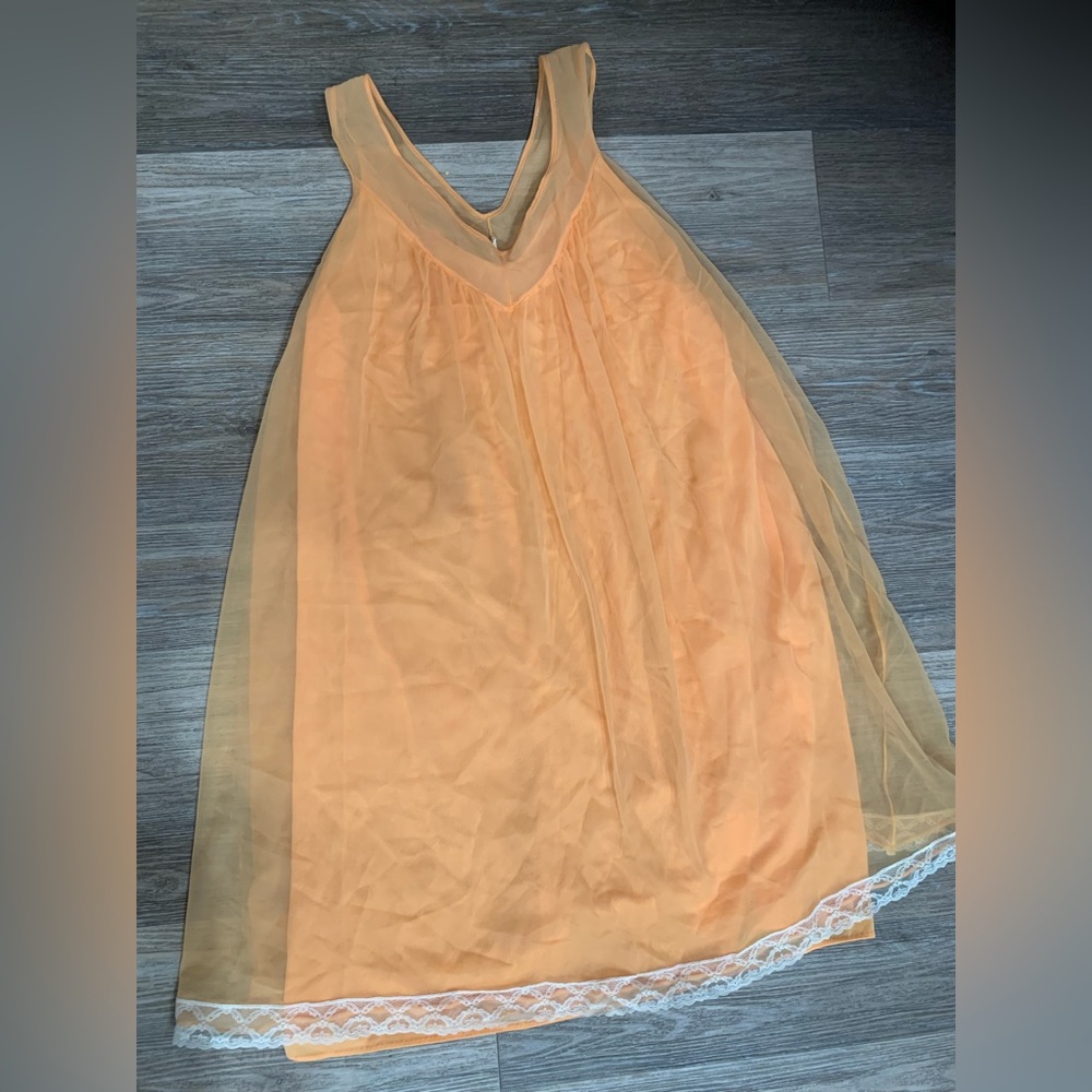 NWOT Vintage 60s- 70’s night gown size large made in USA